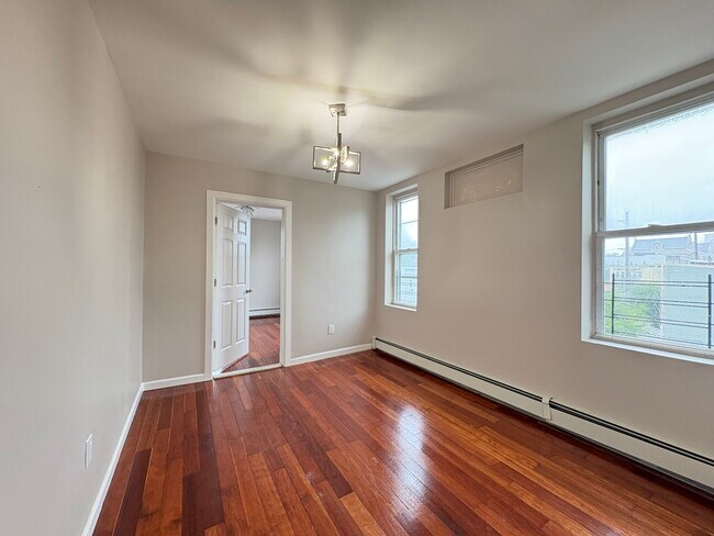171 Delaware Ave 11