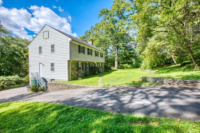 Photo - 226 Stanwich Rd