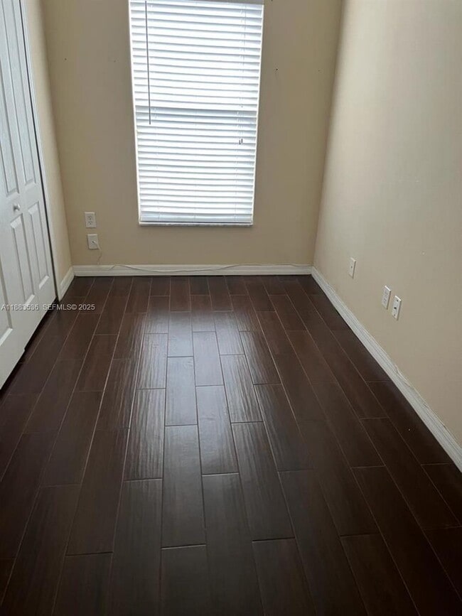 Photo - 6 Westbury Ln