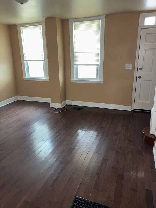 Photo - 2710 W Franklin St