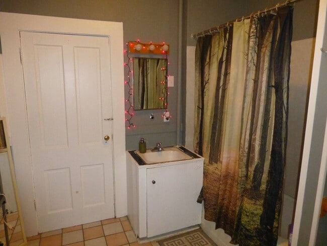 Photo - Pre-lease September - 4Bd/1Ba