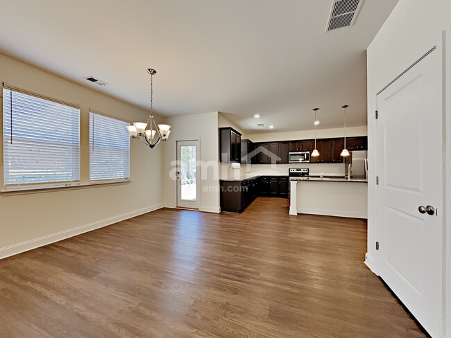 Photo - 144 Lindridge Dr