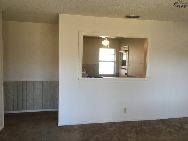1438 Harris Ln