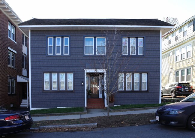 Building Photo - 7 Cedar St Unit Apt # 1