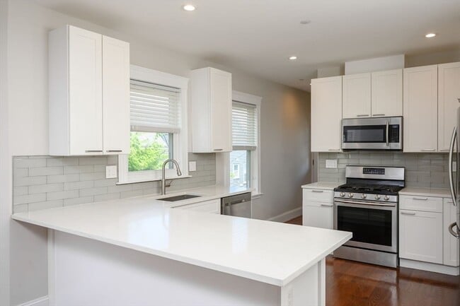 Building Photo - 24 Mt Ida Rd Unit 2