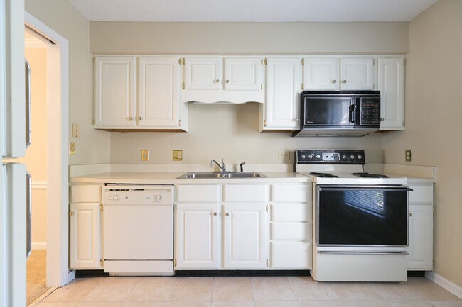 Photo - Charming 2BR & 2.5BA Townhome with Dual Primary Suites in Woodstream Glen