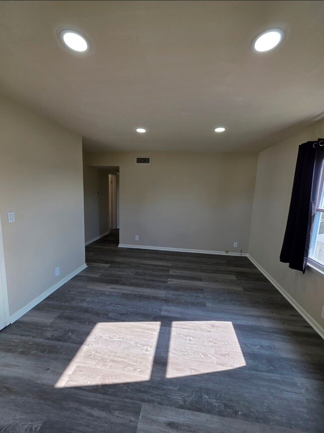 Photo - 4839 W Lynndale Ave