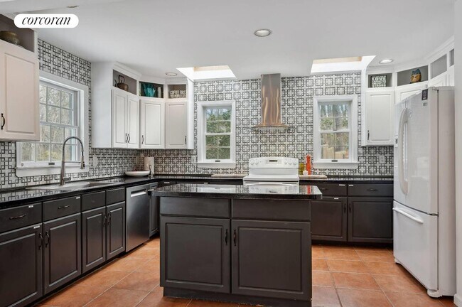 Photo - 73 Glenview Dr