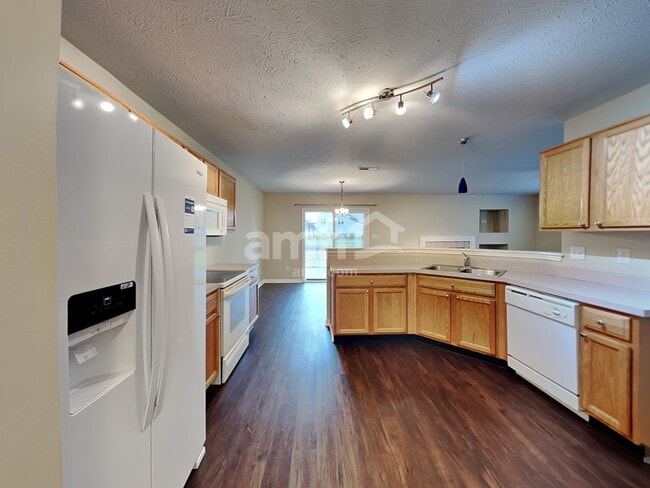 Photo - 551 Grabill Dr