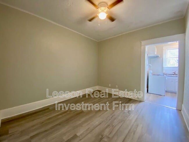 Photo - 525 1/2 WICHITA ST.