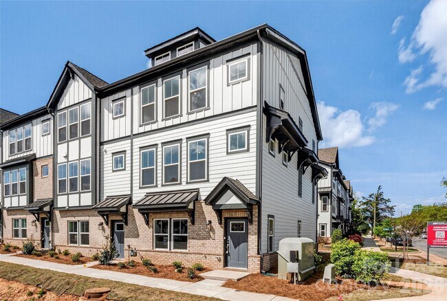 Photo - 504 Annie Lowery Wy