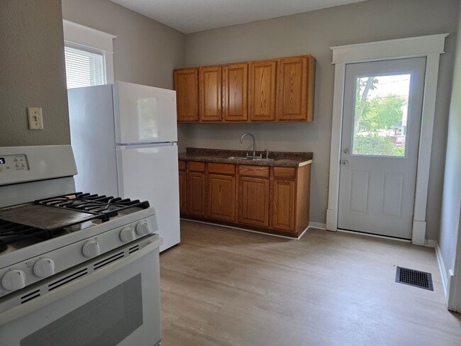 Photo - Large 3 Bedroom newly updated house for rent!