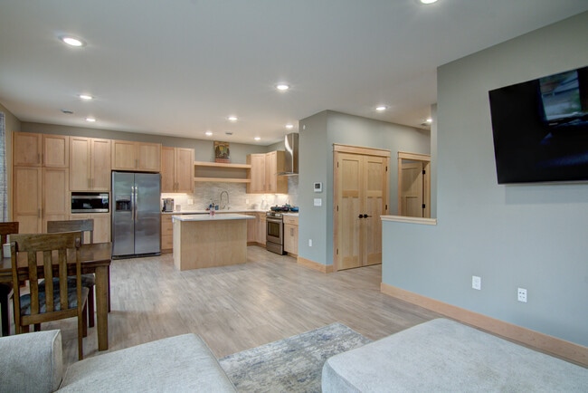 2130-2136 4th St
