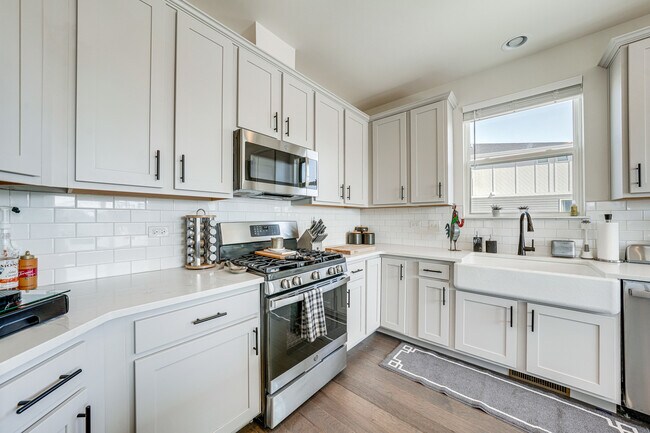 Photo - 3S528 Cambridge Ct