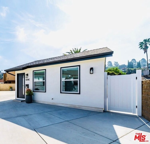 Photo - 1258 Mariposa St