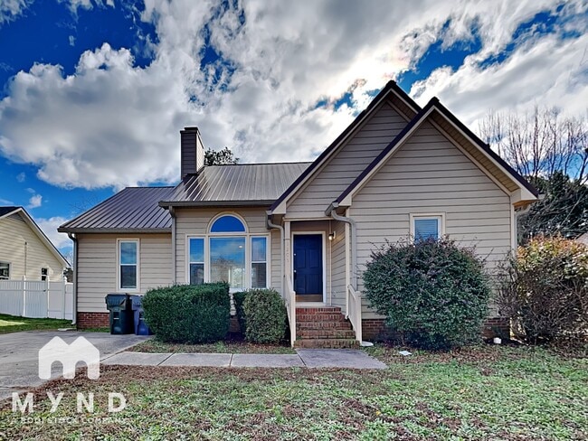 Building Photo - 1205 Spruce Dr