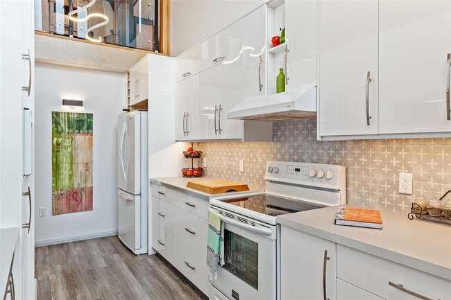 Photo - 44276 Bayview Rd