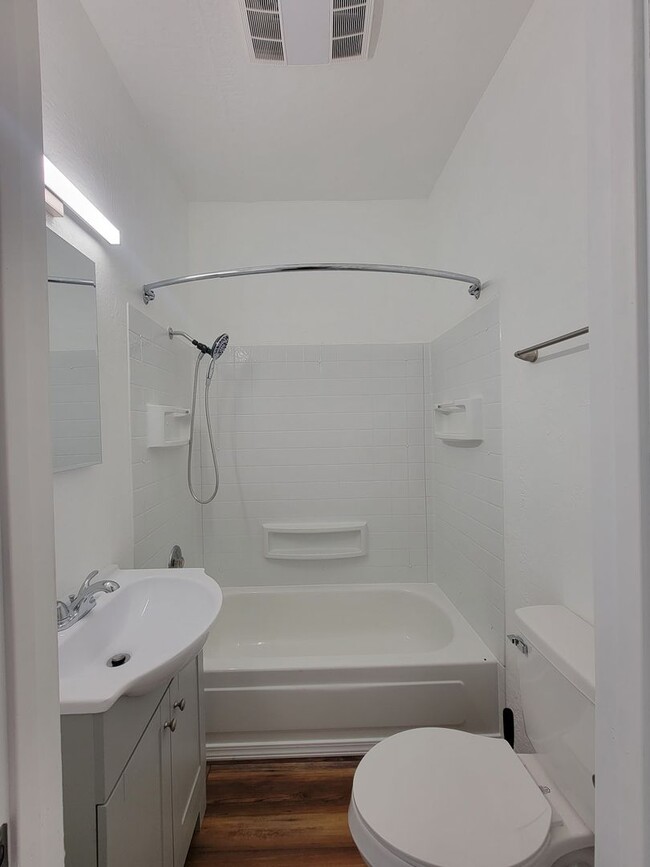 Photo - 1461 Laurene St Unit 2