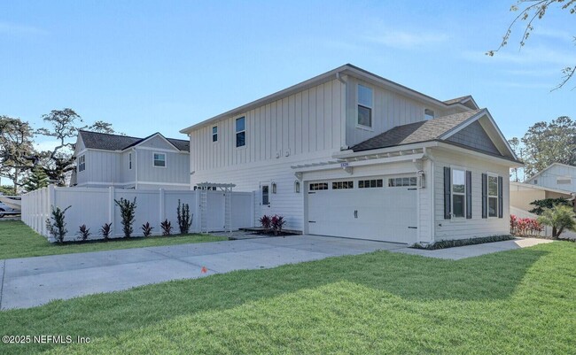 Photo - 1328 6th Ave N