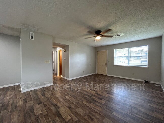 Photo - 1603 Juniper Cir Unit B