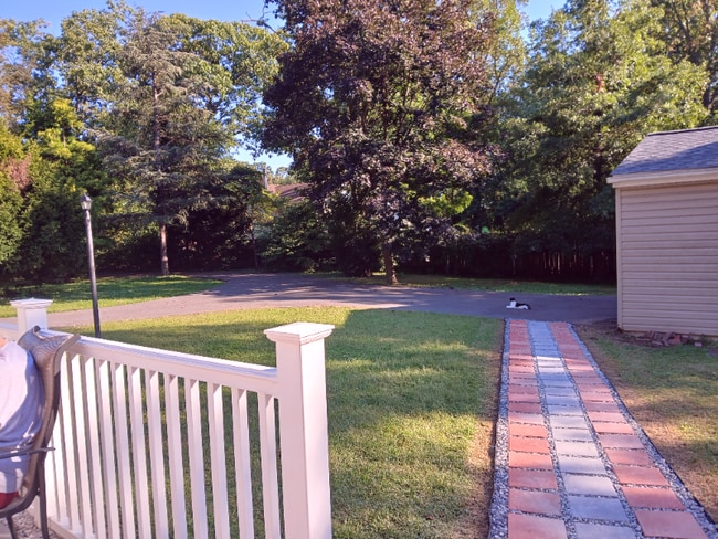 Building Photo - 204 Southwood Rd