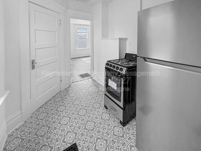 Photo - 1818 W Washington St Unit Apt 2
