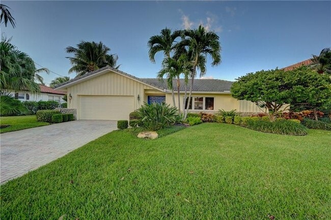 Building Photo - 681 Marine Dr Rental