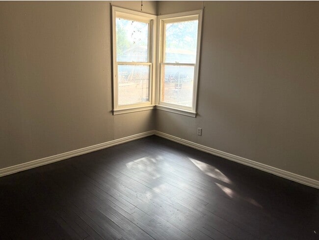 1115 E 20th St