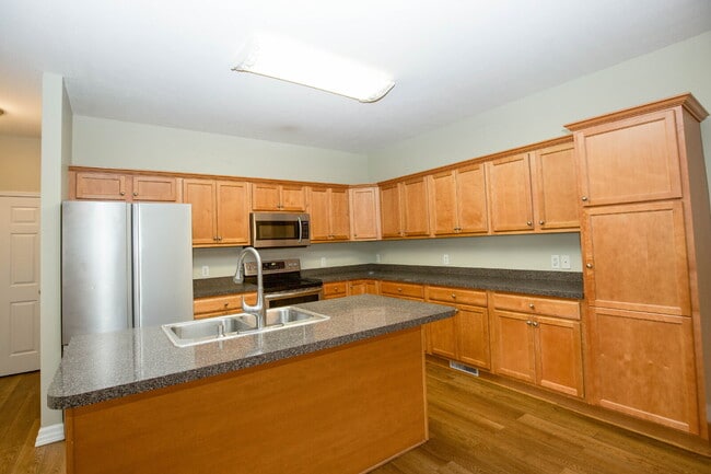 Photo - 110 Willow Creek Ln