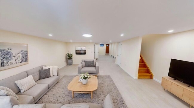 Photo - 90-09 68th Ave