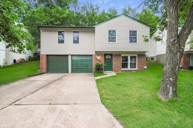 Building Photo - 2532 Braintree Dr