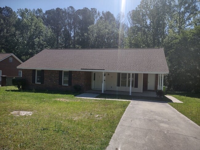 Photo - Wonderful Three Bedroom Home in Northeast Columbia!