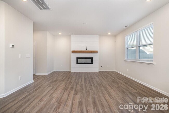 3034 Eastcott Ave