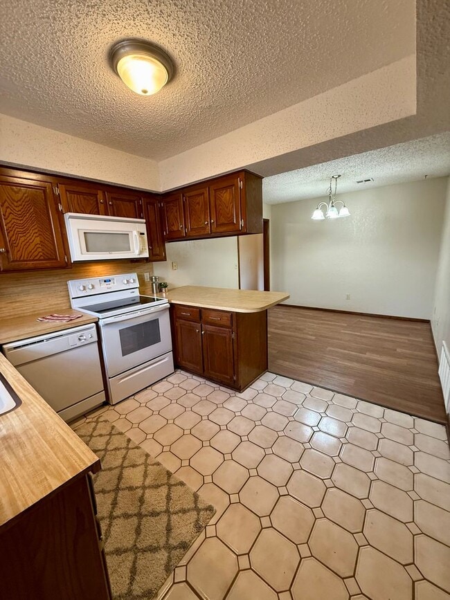 Photo - 1368 Cedarbrook Ln