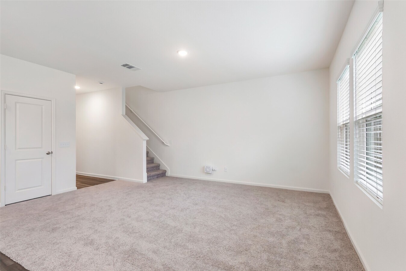 Photo - 18749 Lucas Michael Wy