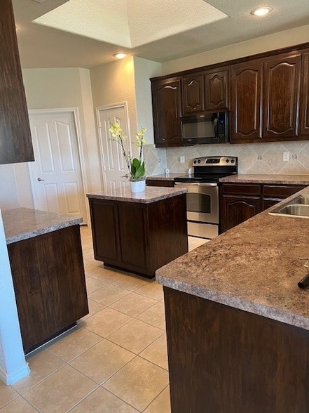 Photo - 7823 Black Willow Ln