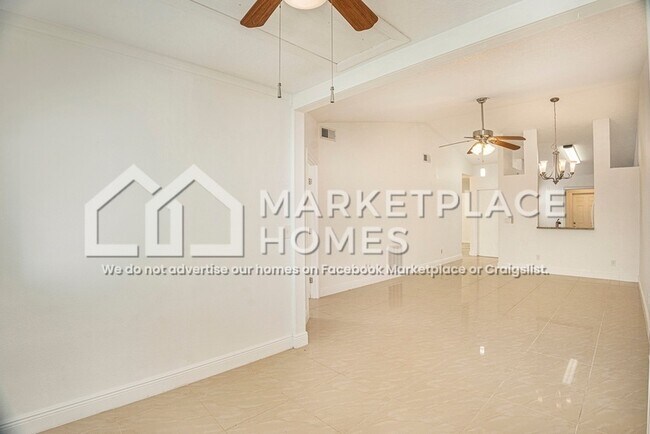 Photo - 3135 Phlox Dr