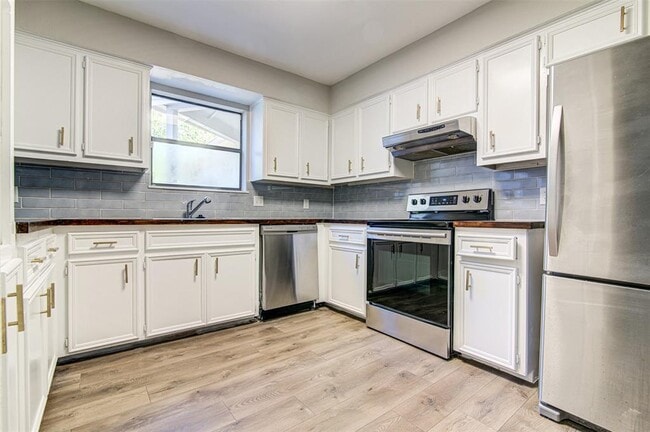 Photo - 1605 Dale Cove