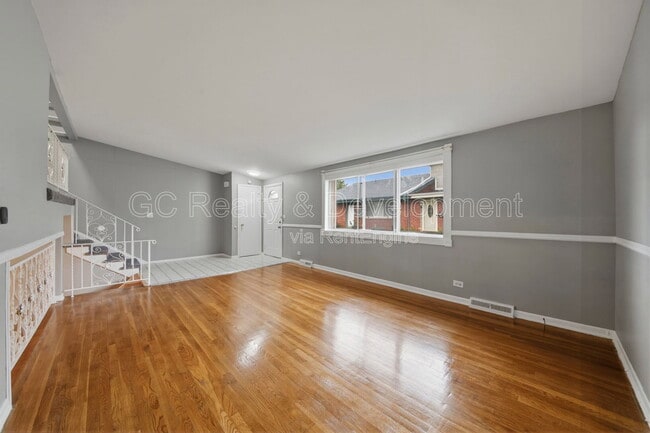 Photo - 9517 Terrace Pl
