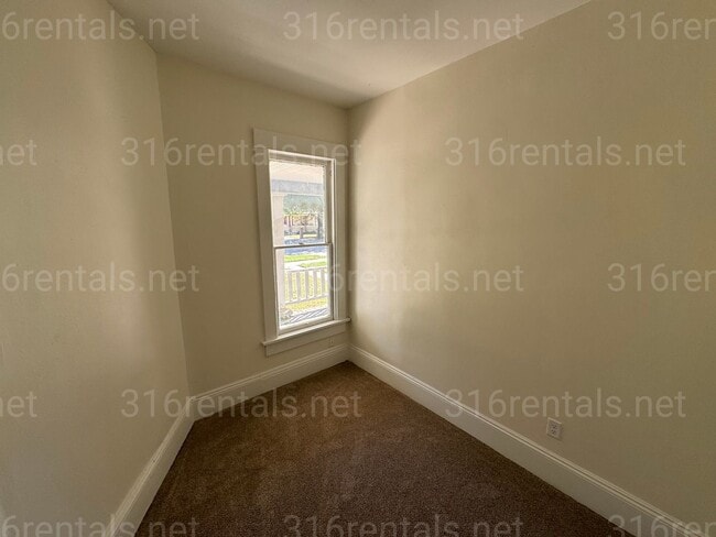 Photo - $750 - 2 bedroom/ 1 bathroom - Duplex