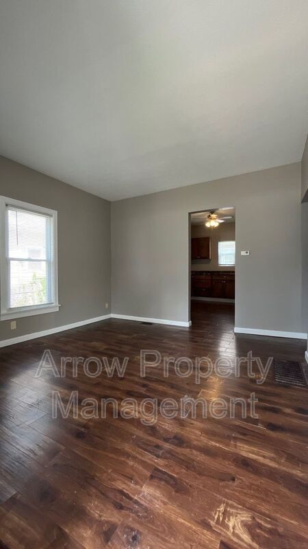 Photo - 2508 Dudley St