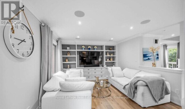 Photo - 6760 Dolmage Ct