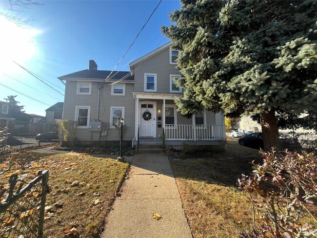 Building Photo - 31 Hamilton Ave Rental