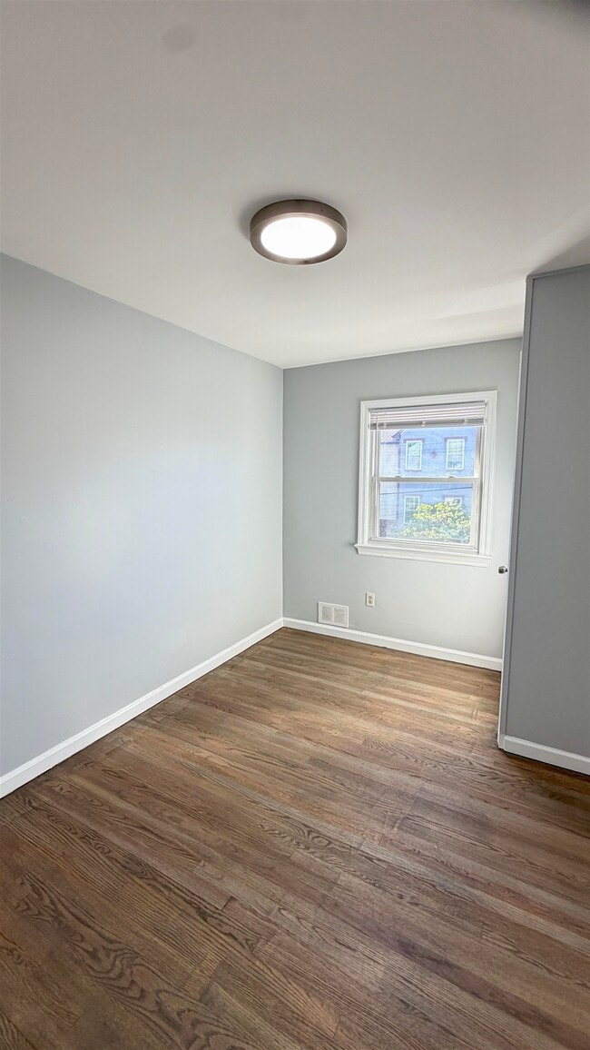 155 W 30th St