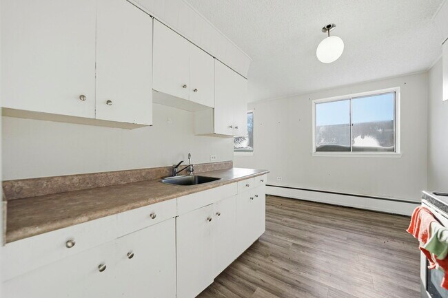 Photo - Lord Robinson Apartments