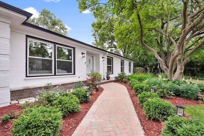 Photo - 1 Camberley Ct