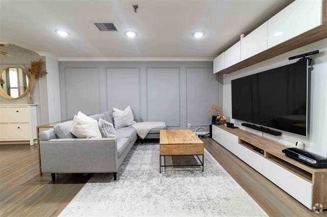 Building Photo - 227 Christopher Columbus Dr Unit # 130B Rental