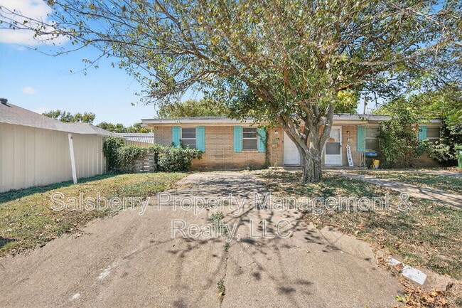Building Photo - 1209 NW 3rd Ave Rental