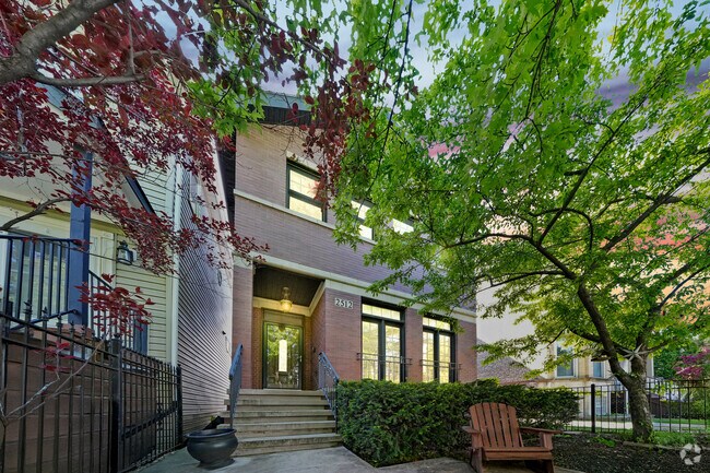 Building Photo - 2512 N Artesian Ave Rental