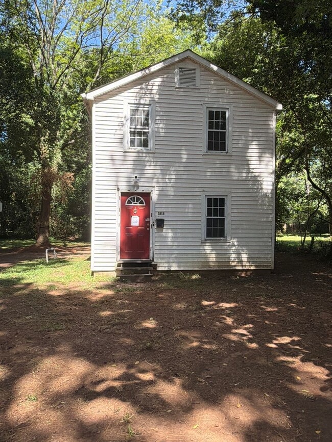 Building Photo - T.R. Lawing Realty Property